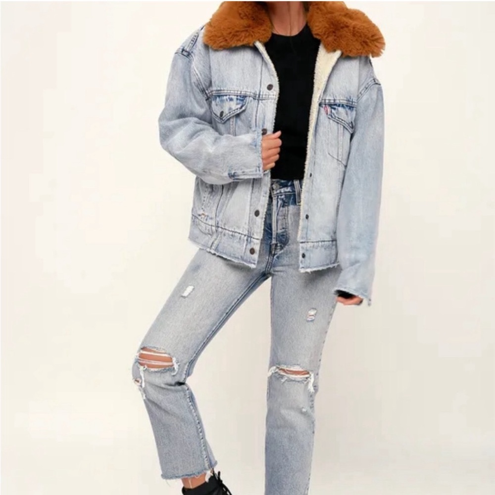 Levi’s oversized faux shearling denim jacket w/ removable faux fur collar